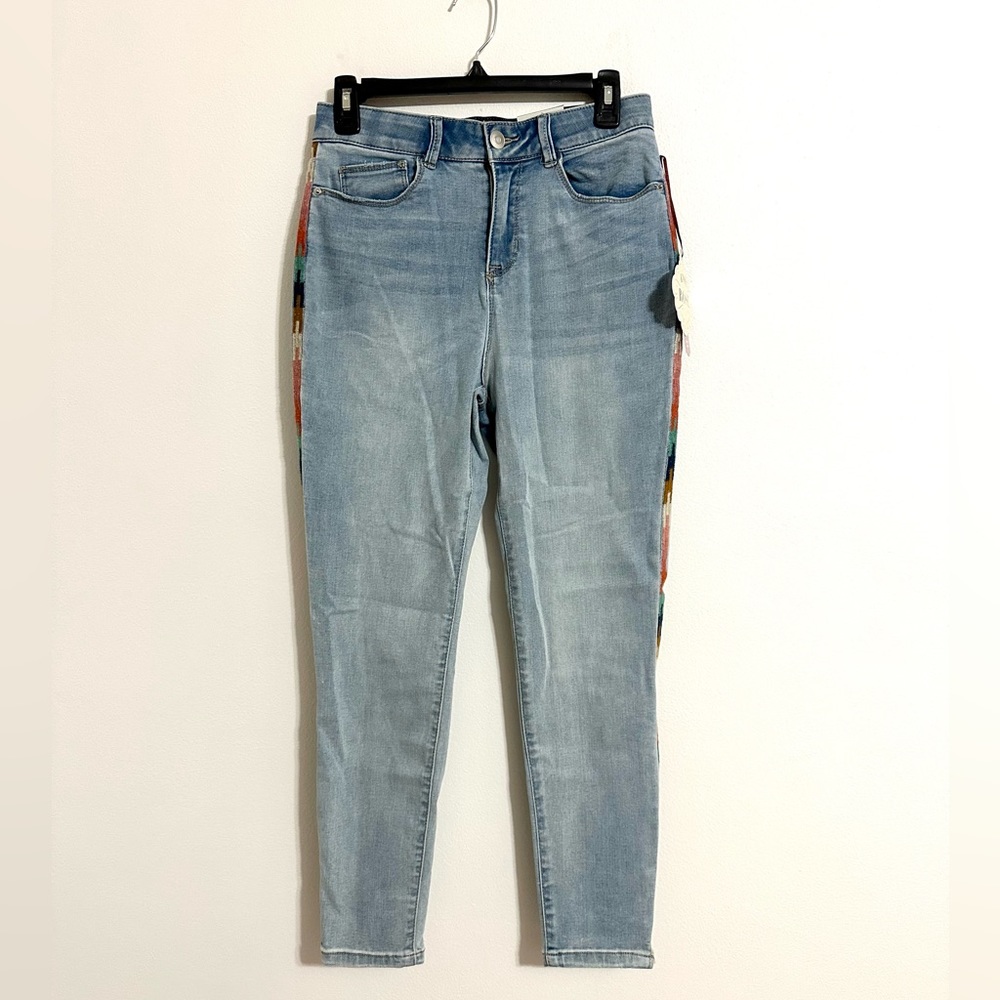 NWT Mid-Rise Ankle Skinny Embroidered Jeans